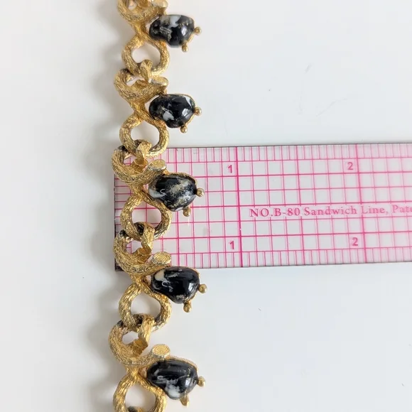 Vintage 1960's Judy Lee Gold Tone Necklace Black Marbled Cabochons - 15
